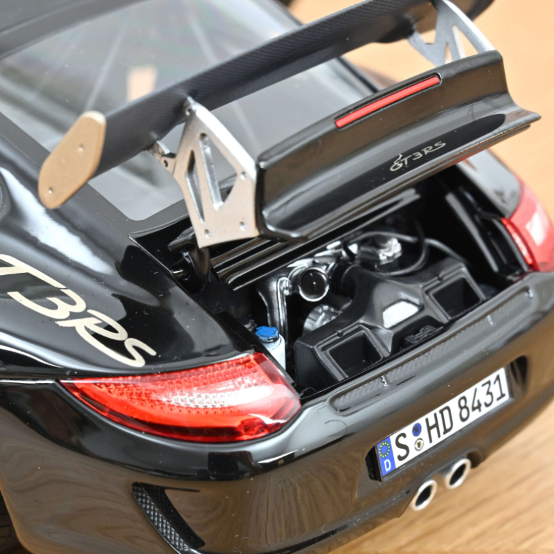 Porsche 911 (997) GT3 RS  Black und white gold metallic 2009