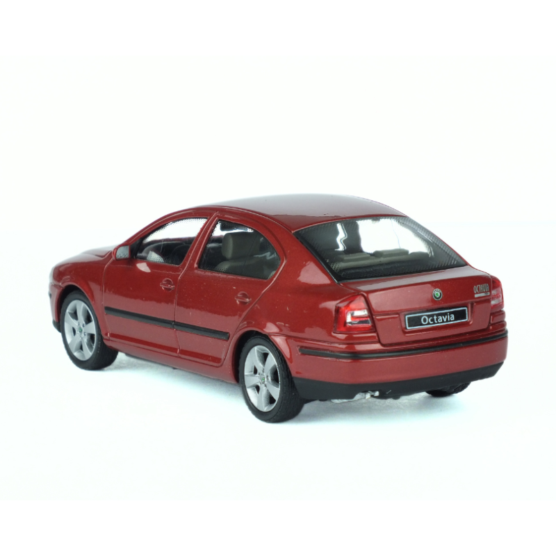Skoda Octavia - Metallic Red Flamenco - 2004