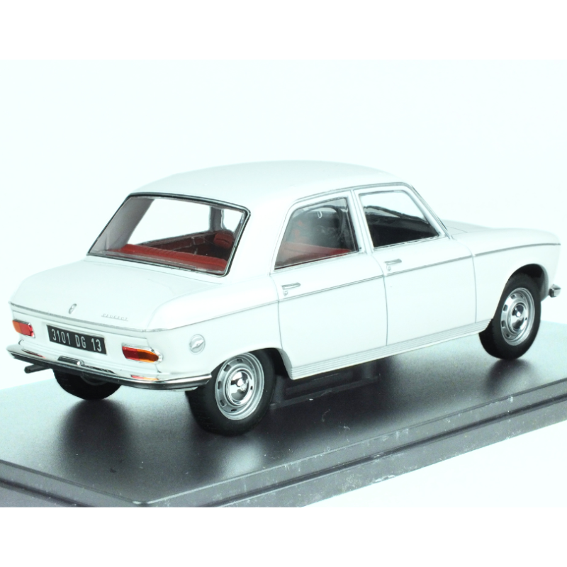 Peugeot 204 White 1968 OŠTERĆENA VITRINA