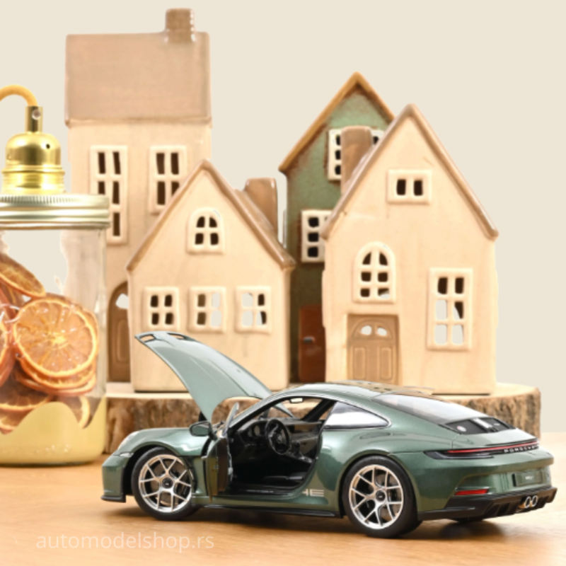 Porsche 911 S/T (992) - Malachite Green metallic - 2023 