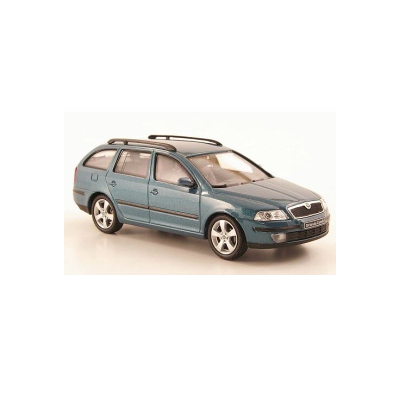 Skoda Octavia station wagon, metallic-light green, 2004