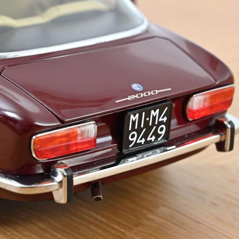 Alfa Romeo 2000 GTV - Maroon - 1973