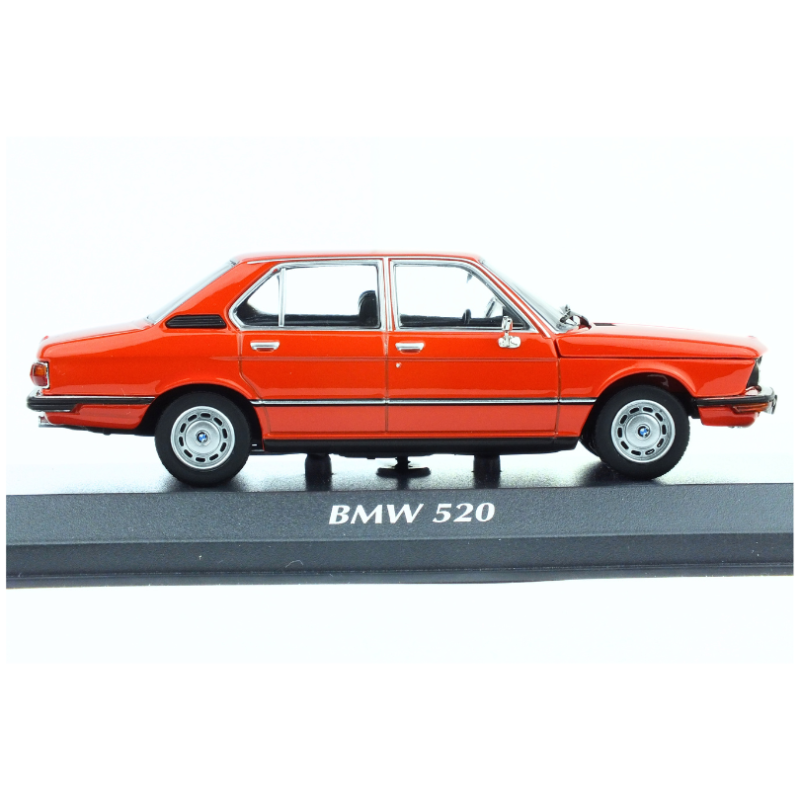 BMW 520  red  1972