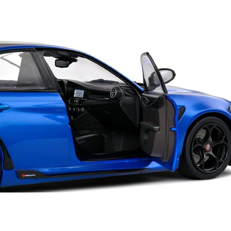 Alfa Romeo Giulia GTA Blue 2022