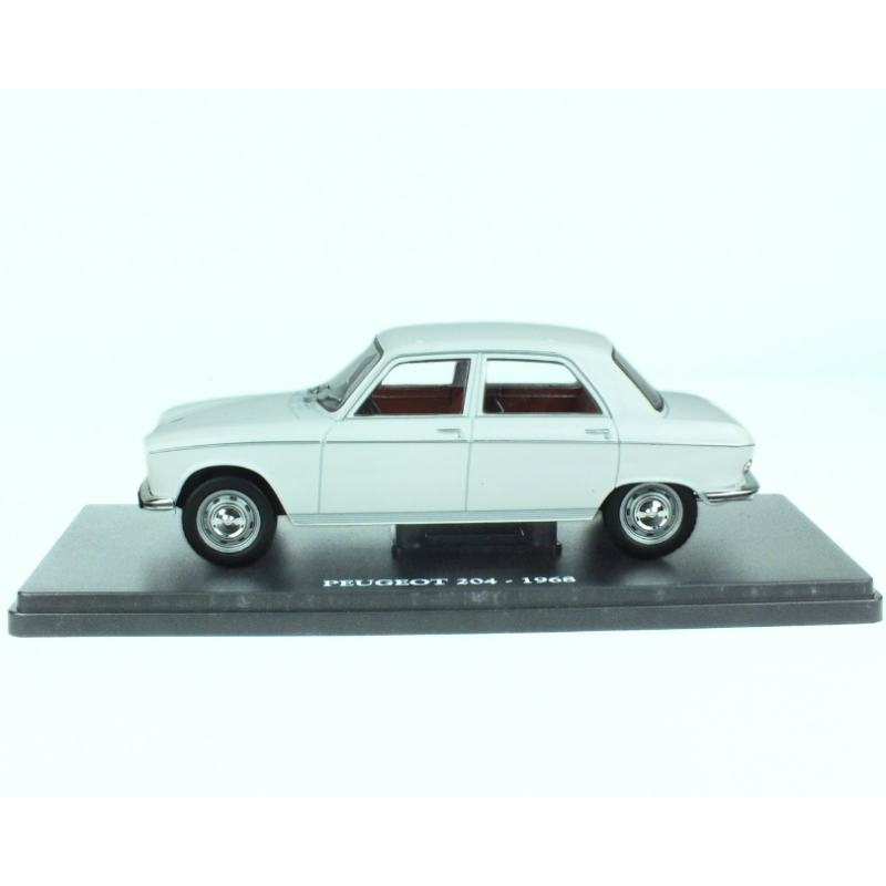 Peugeot 204 White 1968 OŠTERĆENA VITRINA