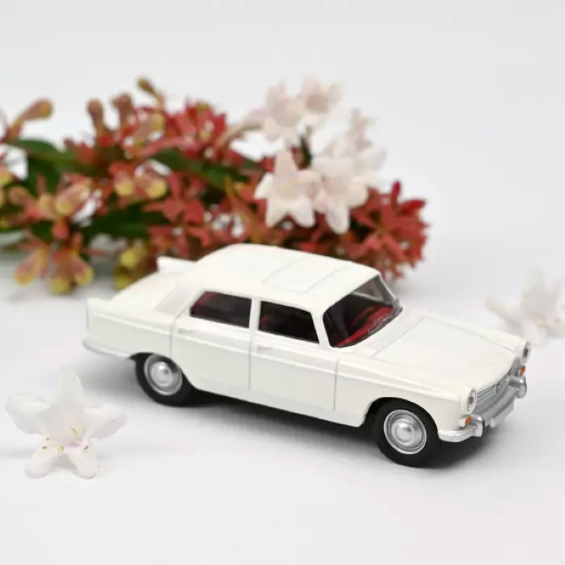 Peugeot 404 1961 - Courchevel white