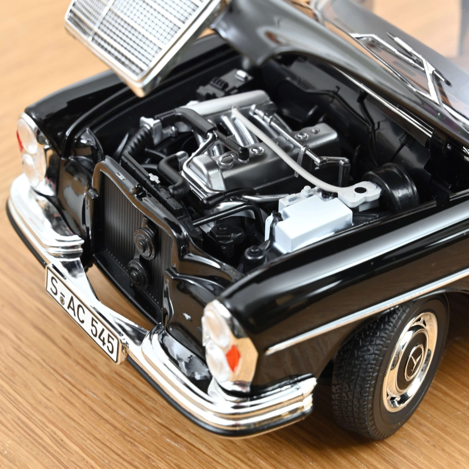 Mercedes-Benz 280 SE - Black - 1968