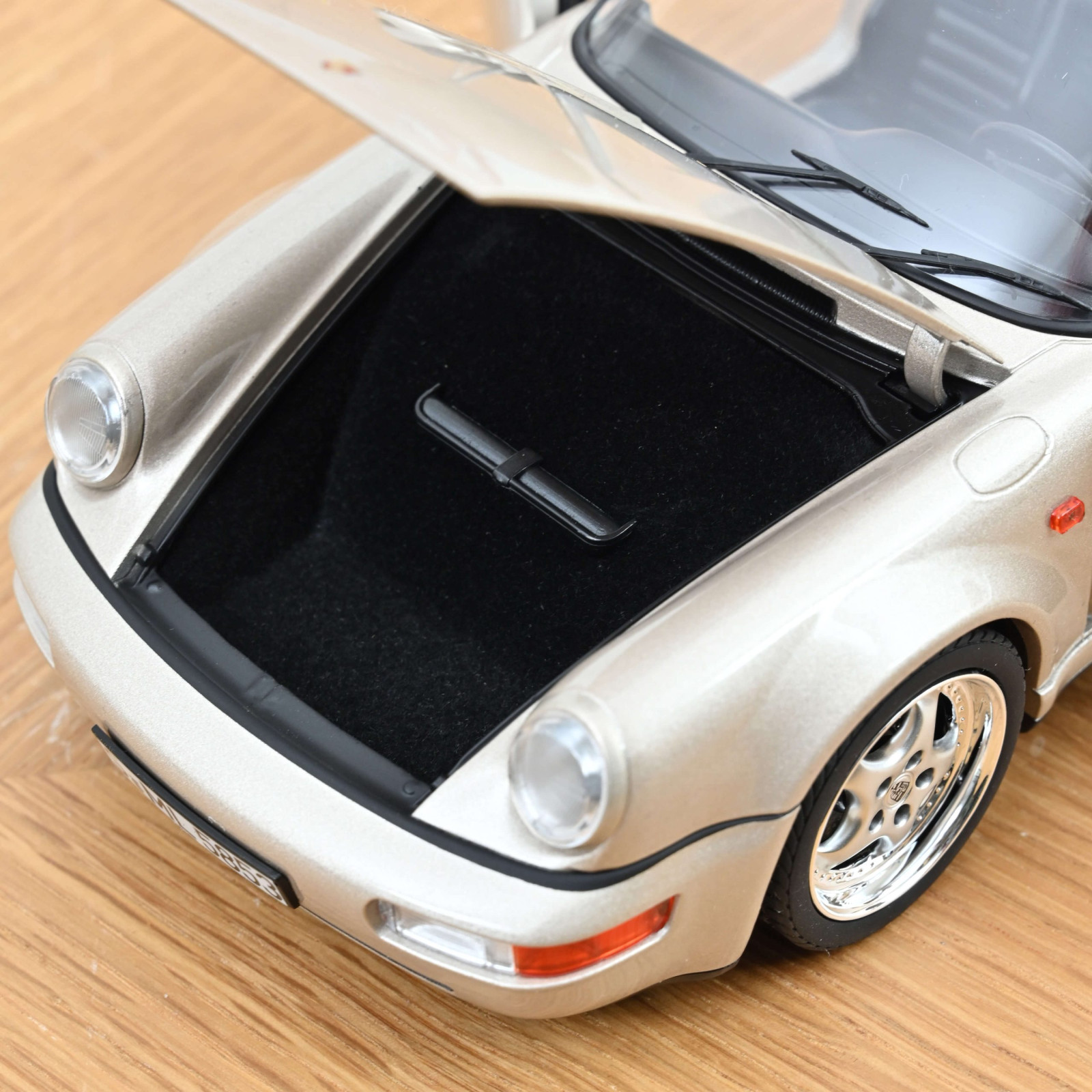 Porsche 911 Turbo Look Cabriolet - Zermatt Silver Metallic - 1992