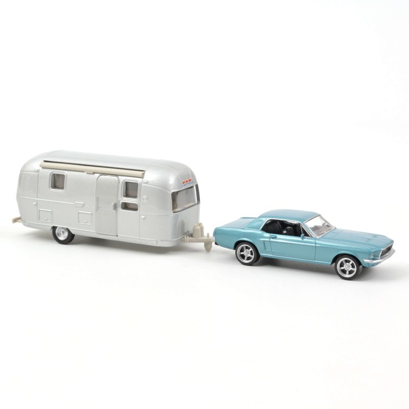 Ford Mustang Blue metallic and Airstream Caravan 1968