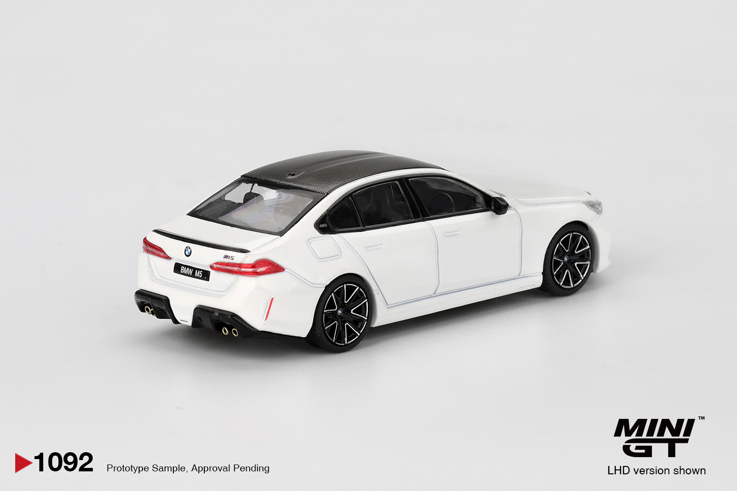 BMW M5 - Alpine White - 2025
