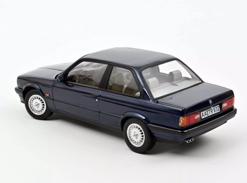 BMW 325i 1988 - Blue metallic