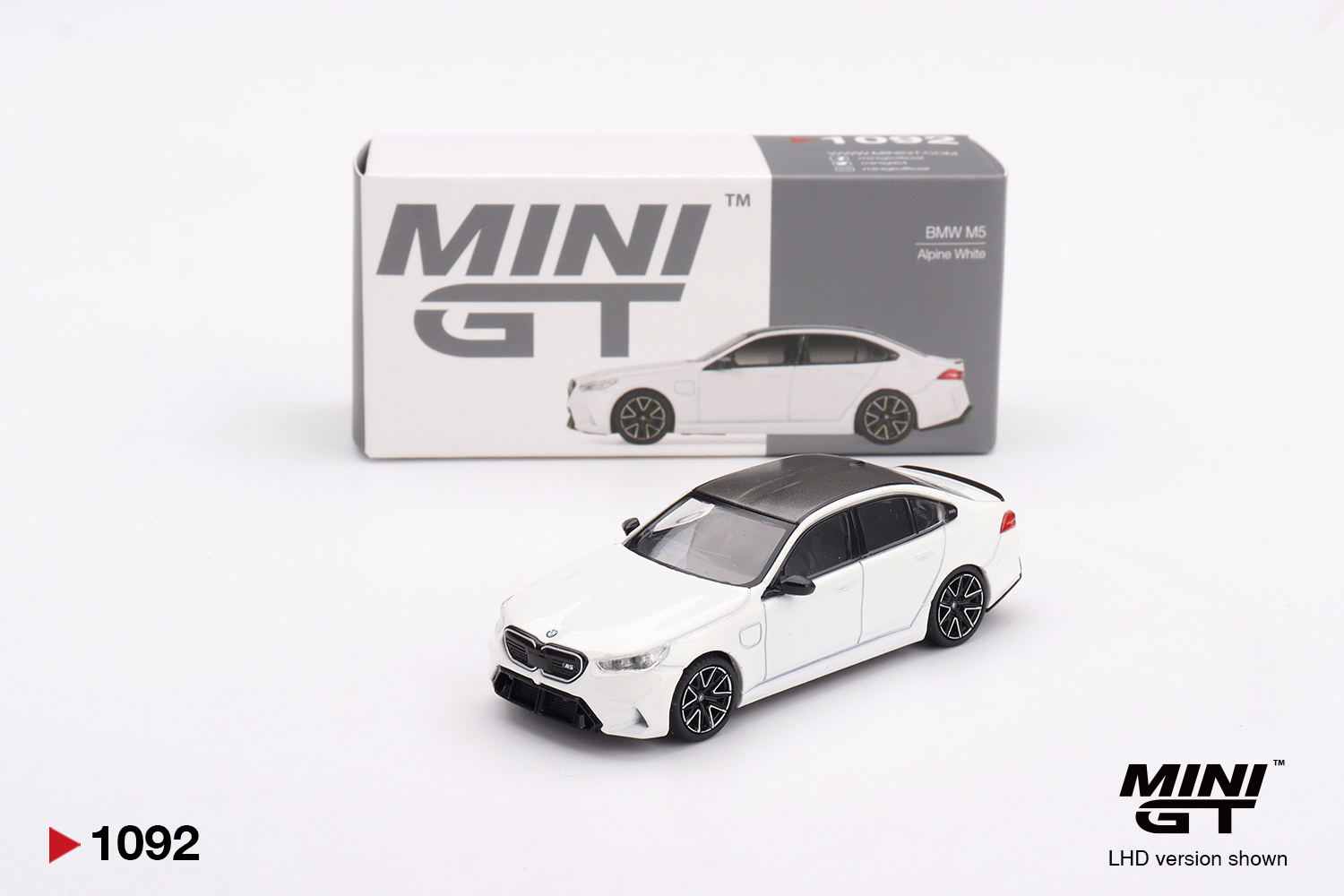 BMW M5 - Alpine White - 2025