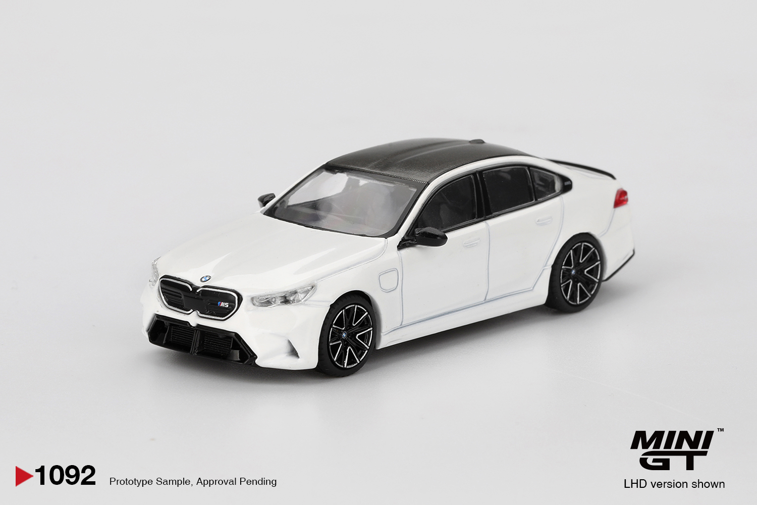 BMW M5 - Alpine White - 2025