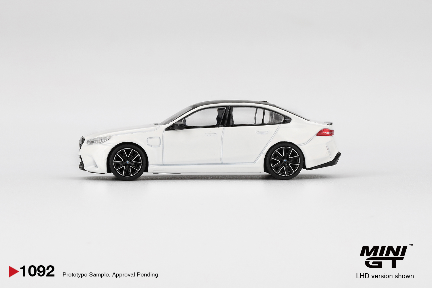 BMW M5 - Alpine White - 2025