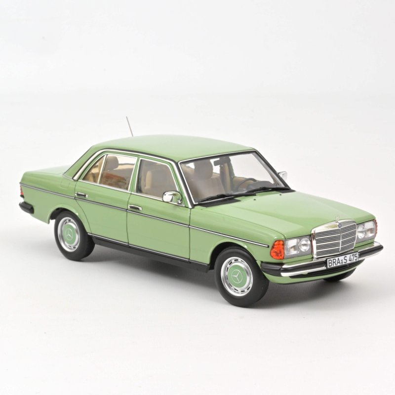 Mercedes-Benz 200 1982 - Light Green